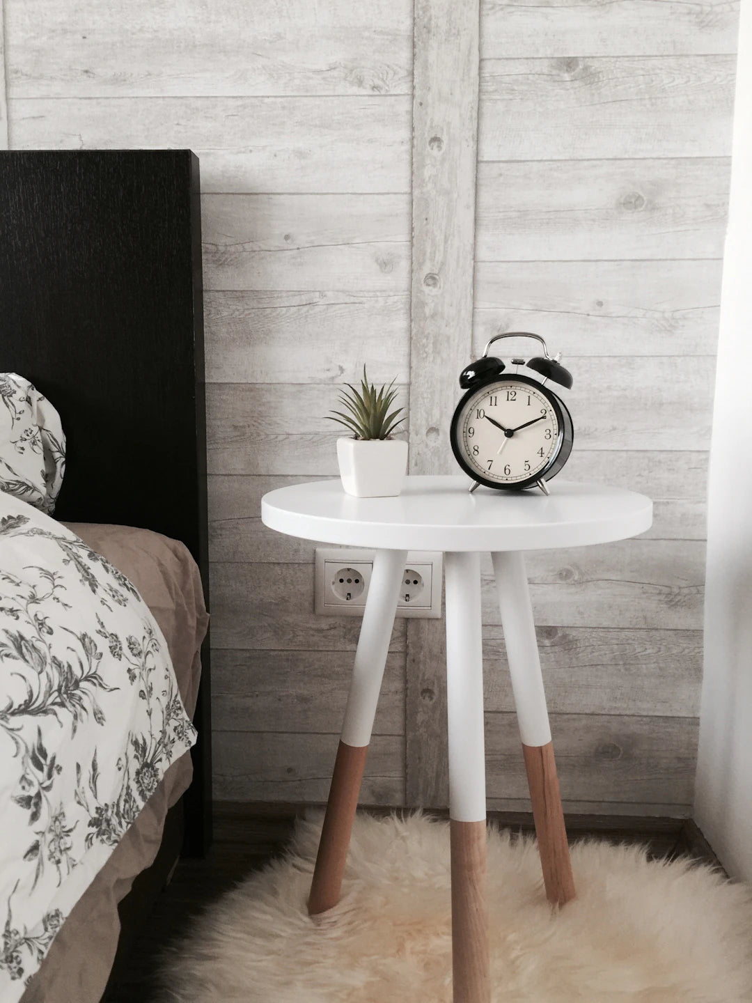 Pairing Wickless Candles with Home Fragrance Diffusers