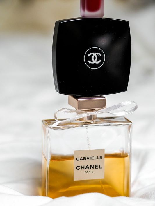 Fragrance Layering: How to Mix and Match Scents