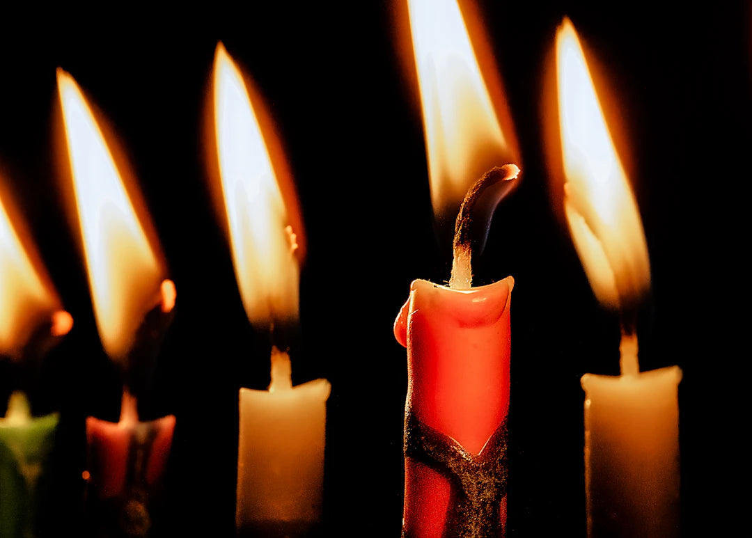 Seasonal Wickless Candles for Cozy Home Ambiance