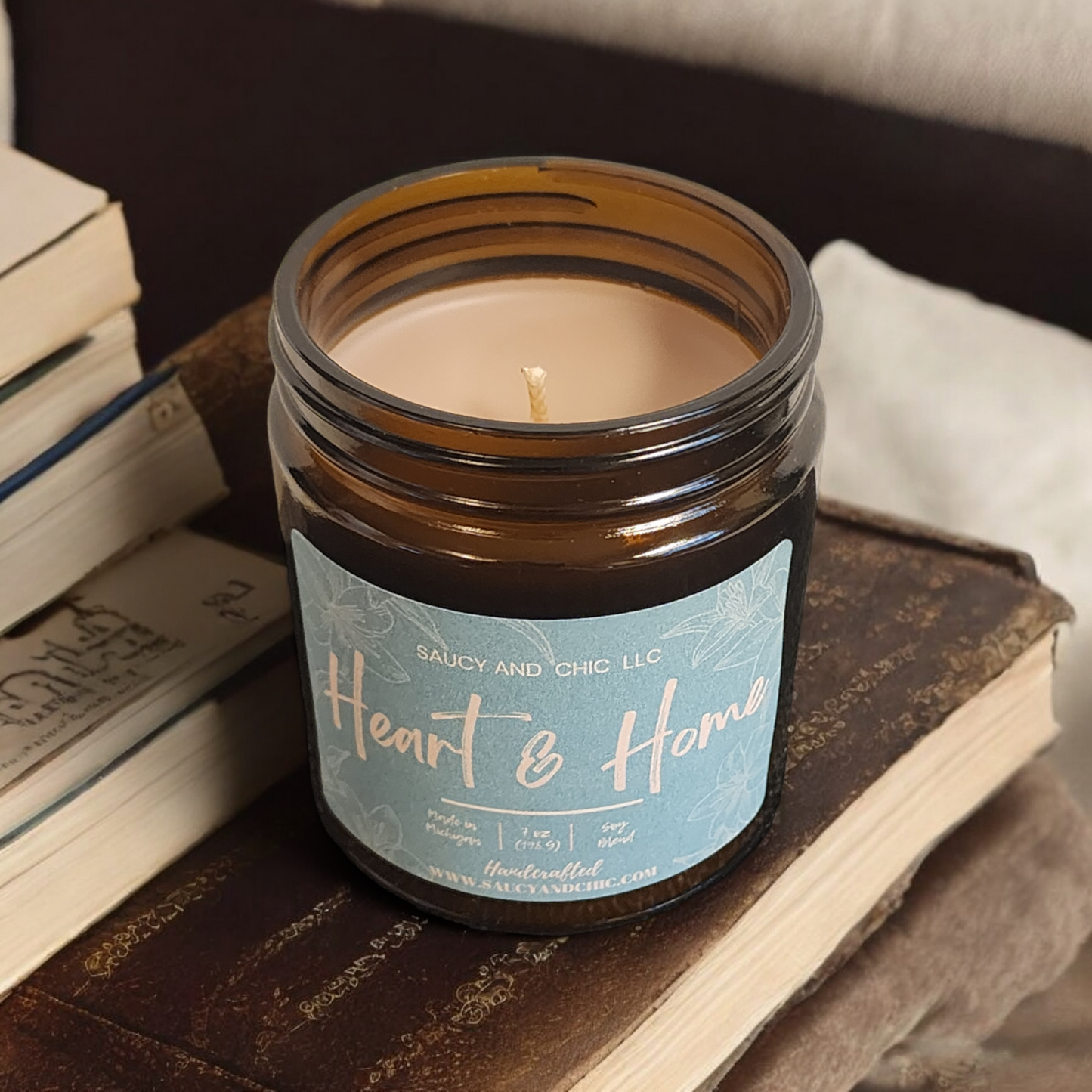 Heart & Home Candle - Warm and Inviting Scent for Cozy Spaces