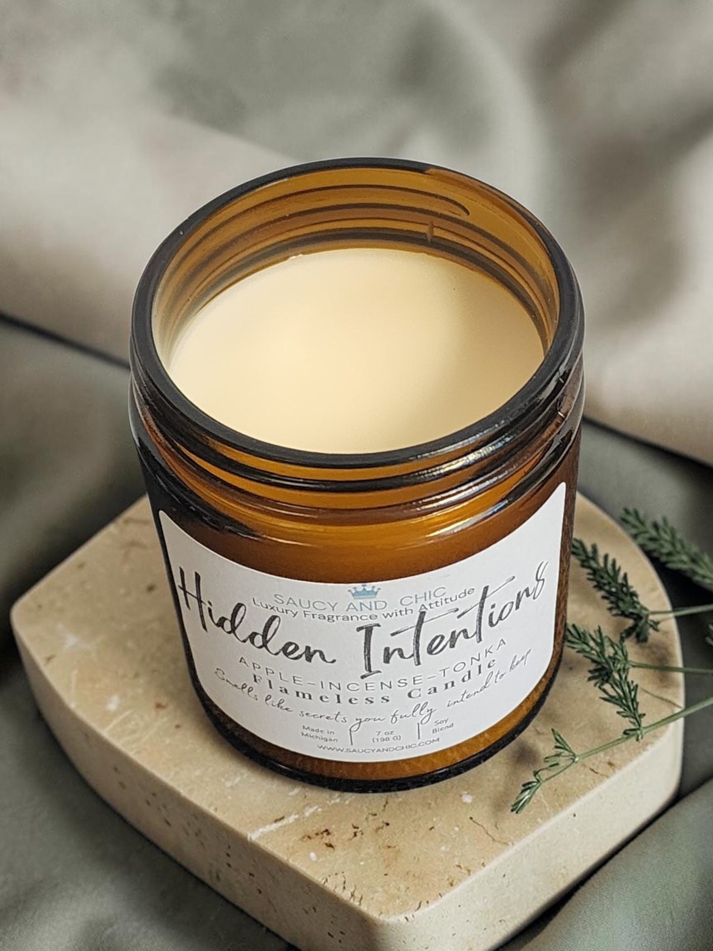 Hidden Intentions Wickless Candle – Mysterious Warm Home Fragrance
