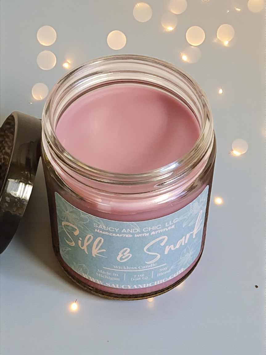 Silk & Snark – Sassy Wickless Candle with Cozy Cashmere, Soft Florals & Beachy Vibes