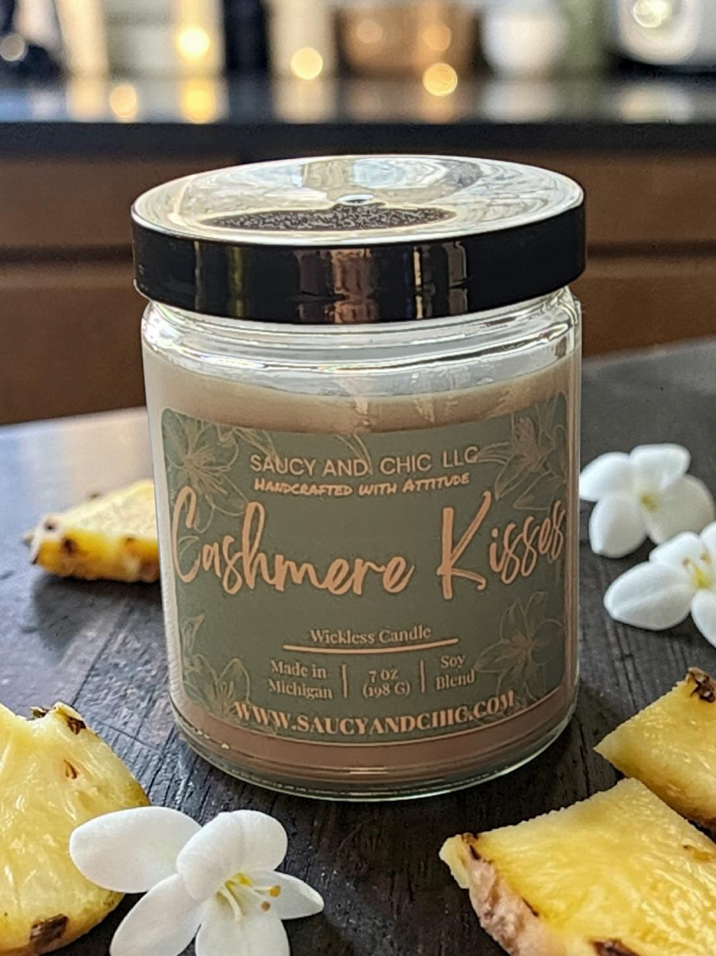 Cashmere Kisses Wickless Candle – Apple, Gardenia, Coconut & Amber Luxury Home Fragrance